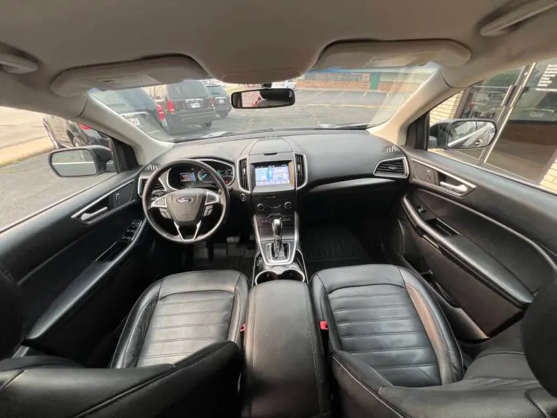 2017 Ford Edge SEL AWD photo 5