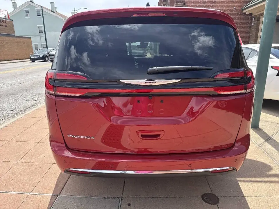 2026 Chrysler Pacifica Select photo 5