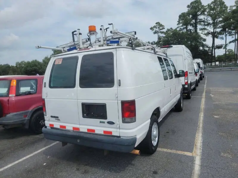 2013 Ford E-Series E-150 Van photo 3