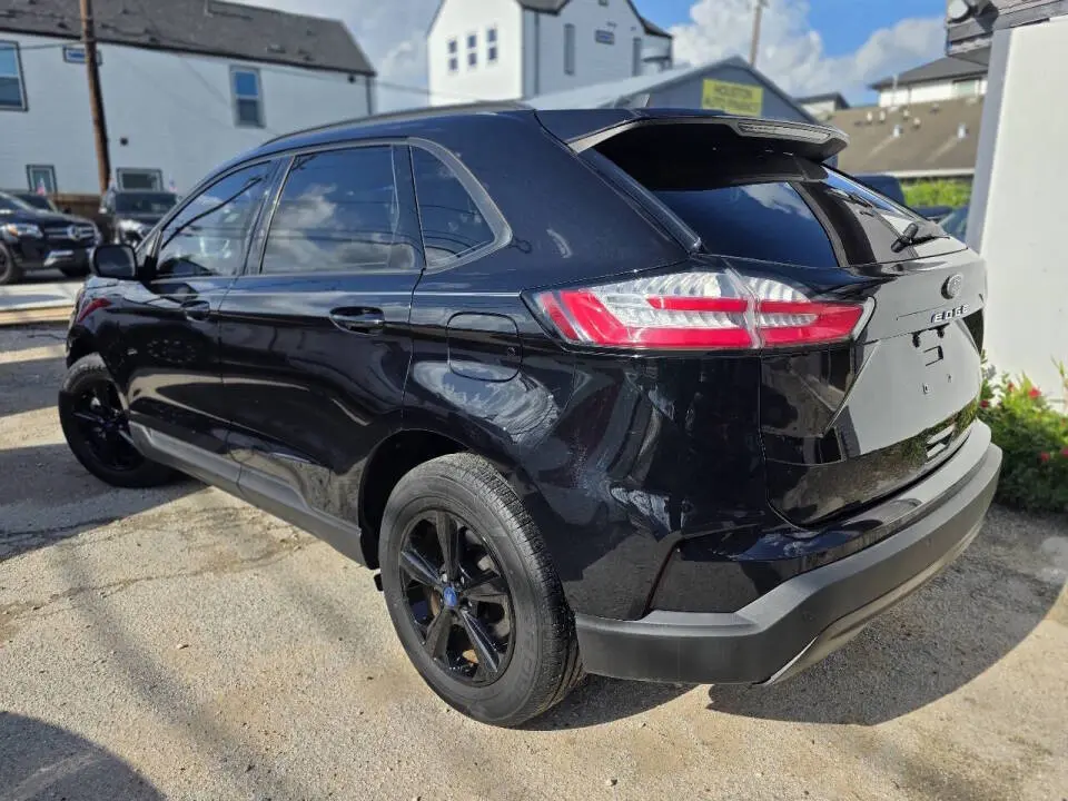 2021 Ford Edge SE photo 5
