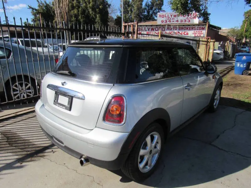 2009 MINI Cooper Base photo 4