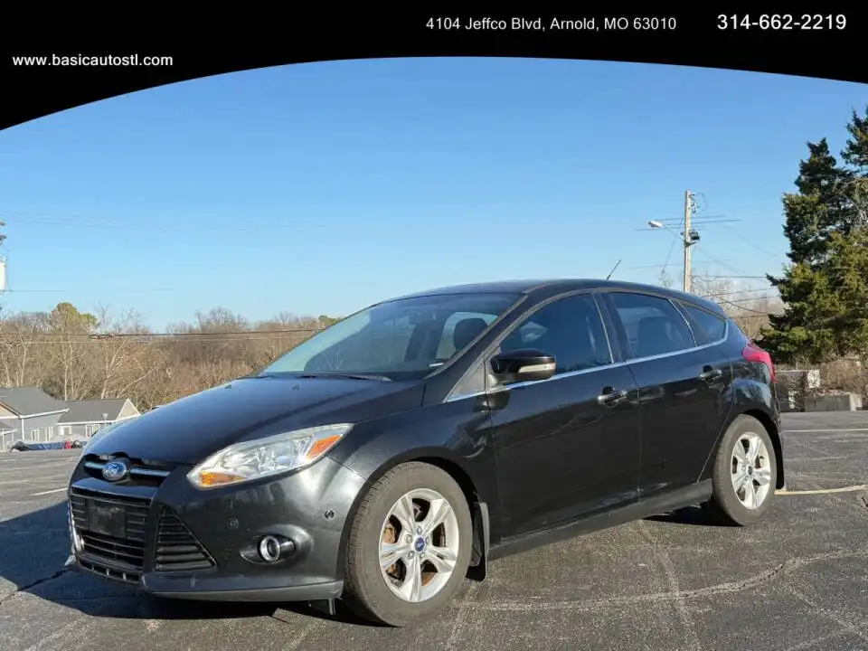 2013 Ford Focus 5 Door Hatch Titanium's photo