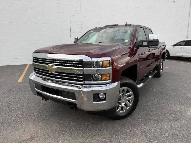 2017 Chevrolet Silverado HD LT 4WD Crew Cab Standard Box's photo