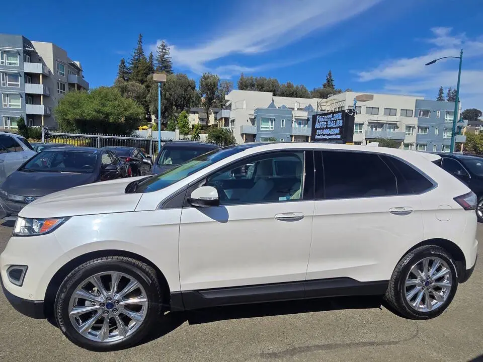 2017 Ford Edge Titanium photo 3
