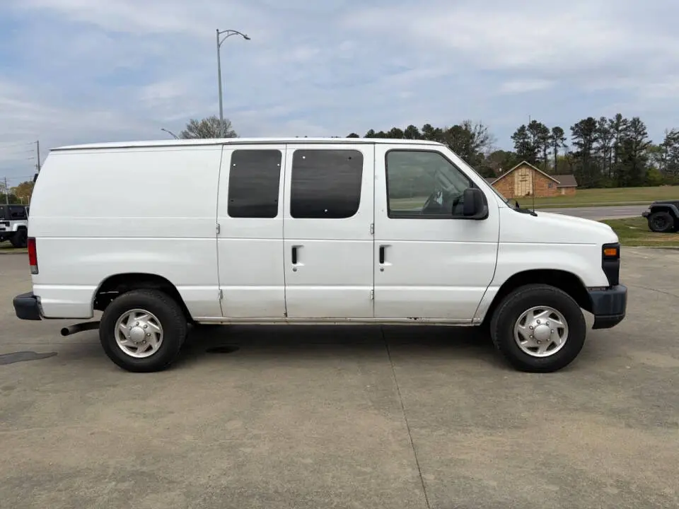 2014 Ford E-Series E-250 Van photo 4