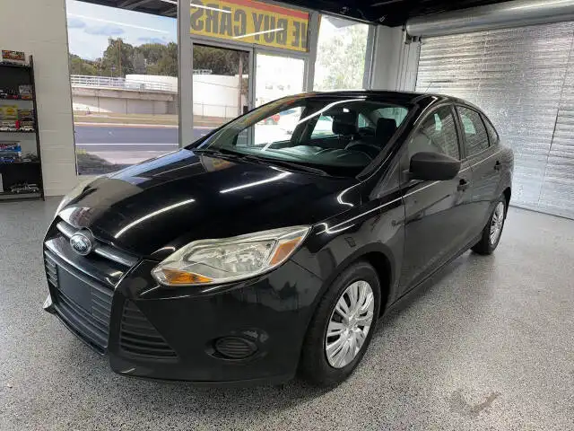 2012 Ford Focus Sedan S's photo