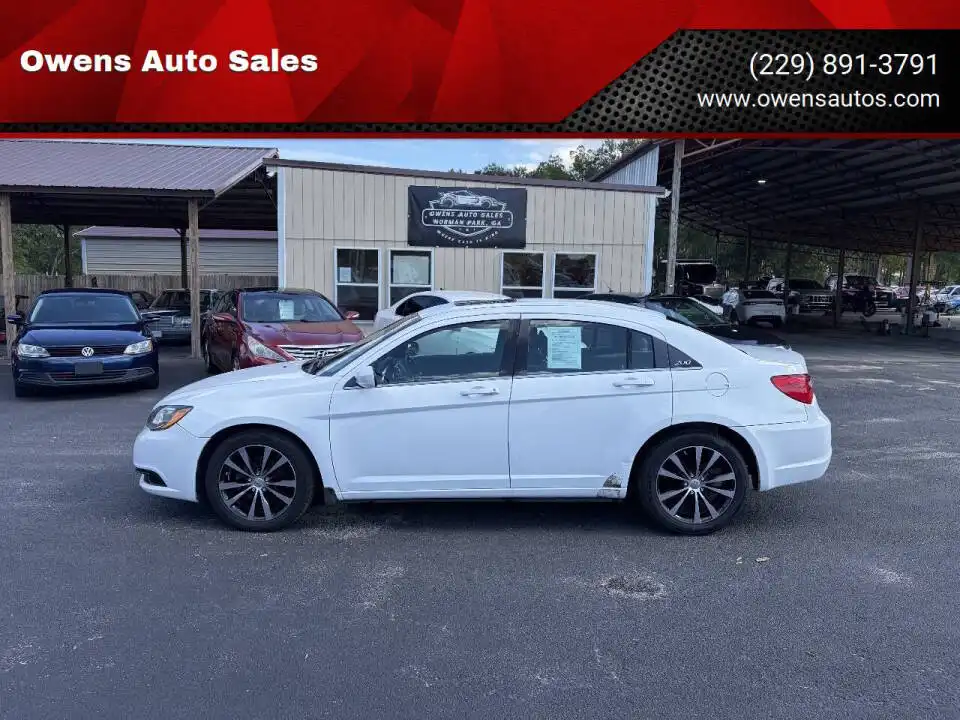 2012 Chrysler 200 Touring's photo