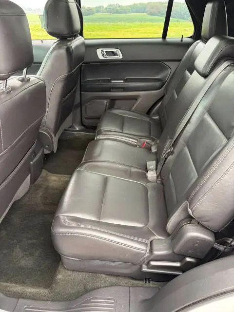 2014 Ford Explorer XLT photo 4