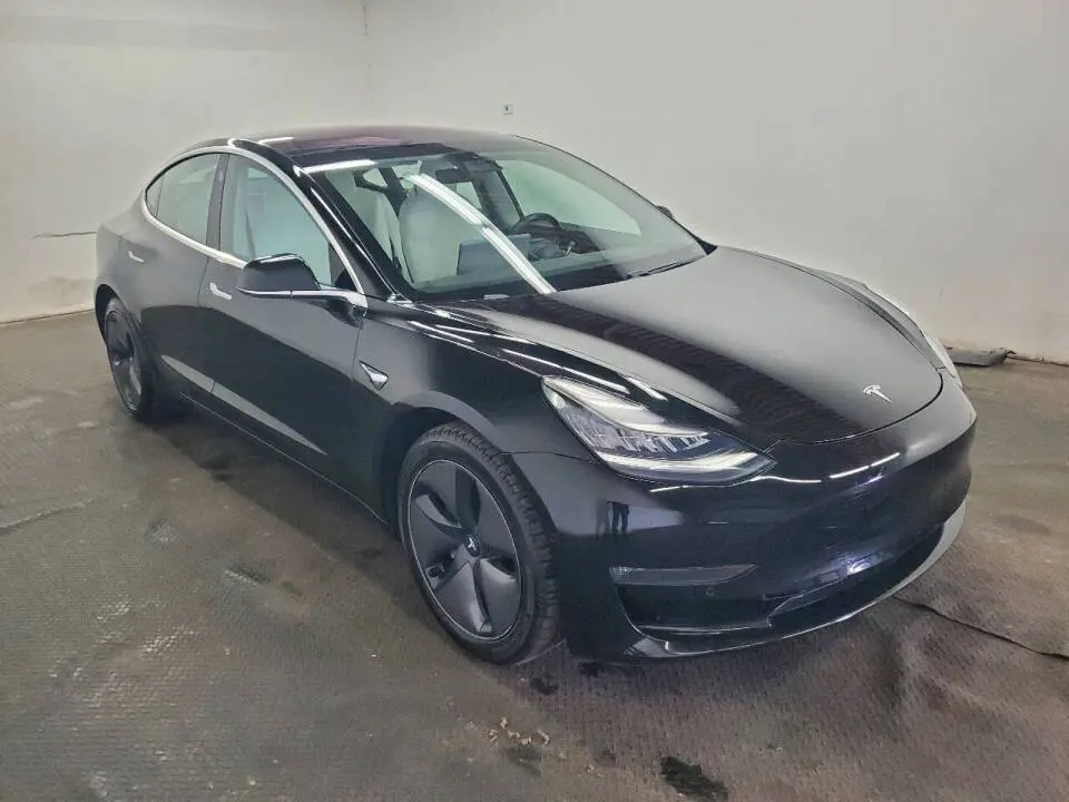 2018 Tesla Model 3 undefined photo 3