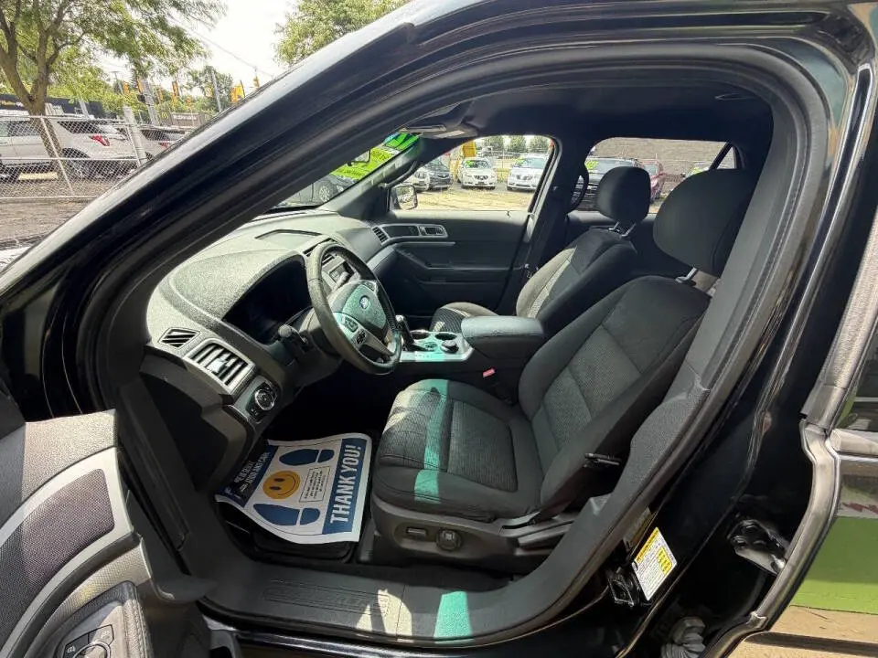 2012 Ford Explorer XLT 4x4 photo 3