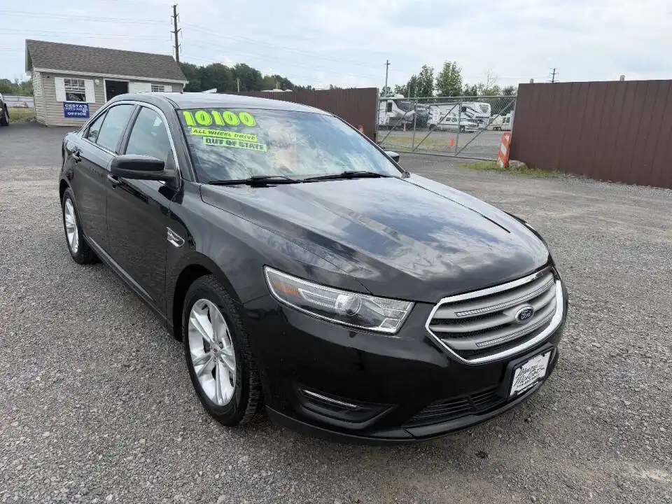 2015 Ford Taurus SEL AWD's photo