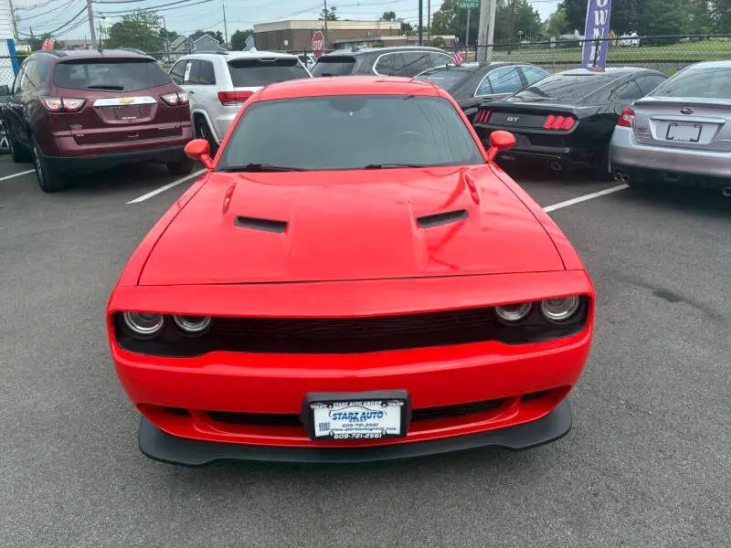 2019 Dodge Challenger SXT Auto photo 3