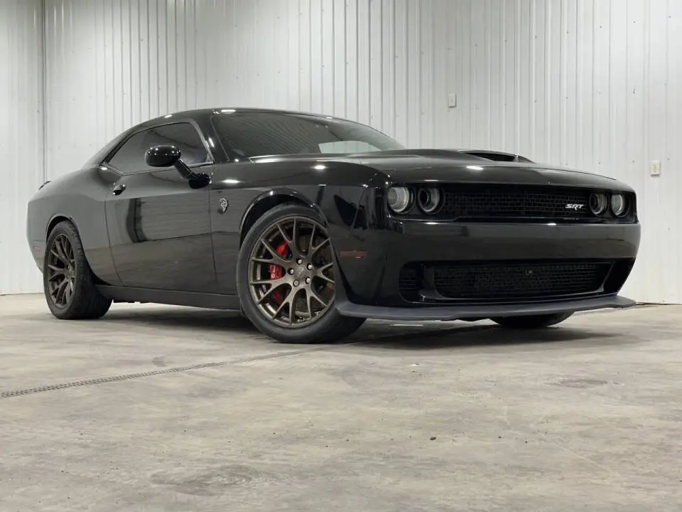 2016 Dodge Challenger SRT Hellcat photo 4