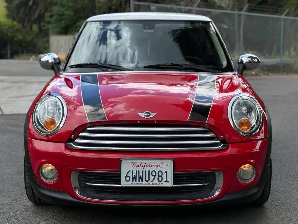 2011 MINI Cooper Base photo 3