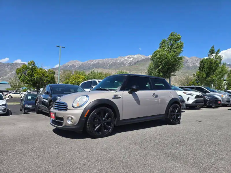 2013 MINI Cooper Base's photo