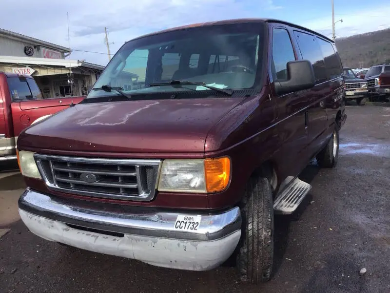 2004 Ford E-Series E-350 XL Super Duty Extended photo 3