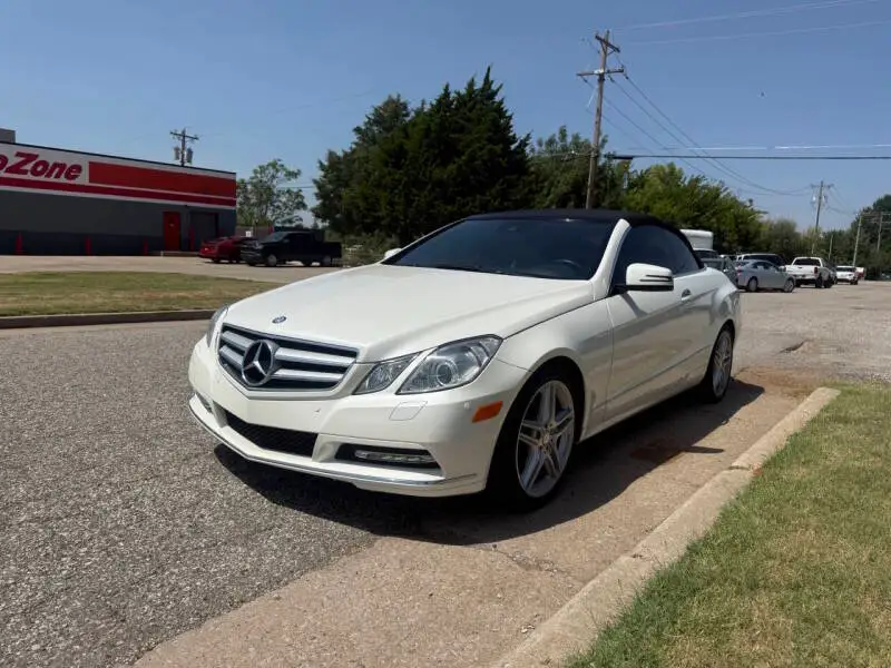 2013 Mercedes-Benz E-Class E350 photo 1