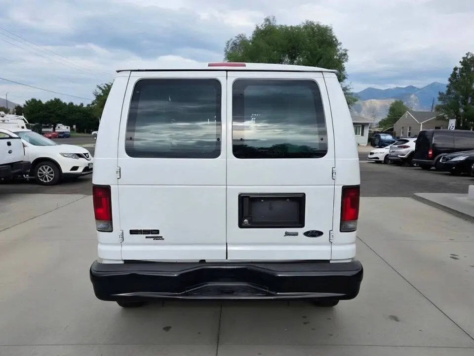 2013 Ford E-Series E-150 Van photo 5
