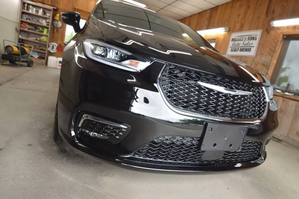 2025 Chrysler Pacifica Select AWD photo 3