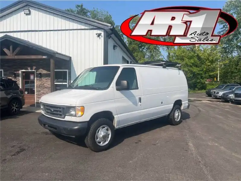 2003 Ford E-Series E-250 Van's photo