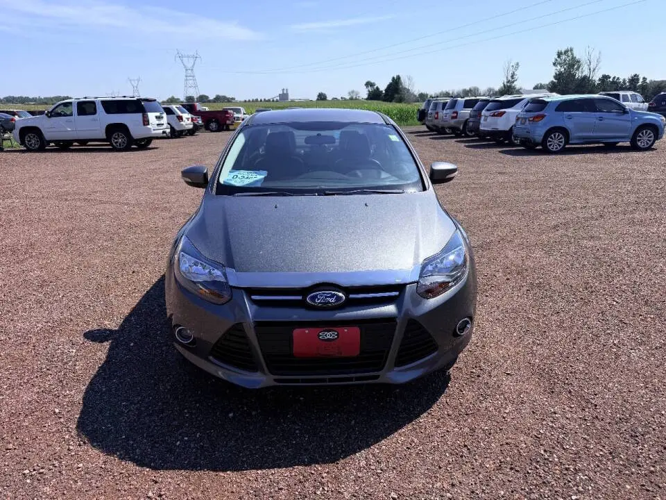 2013 Ford Focus Titanium Sedan photo 3