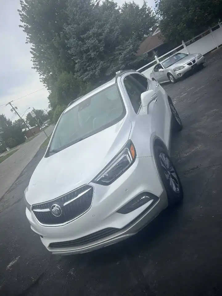 2019 Buick Encore Essence's photo