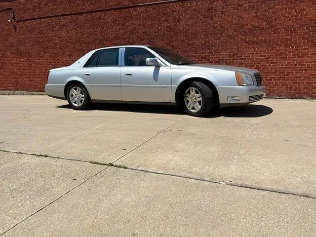 2002 Cadillac DeVille DHS photo 3