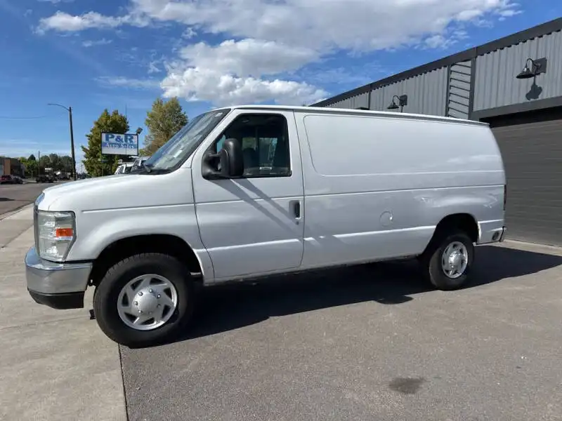 2008 Ford E-Series E-250 Van's photo