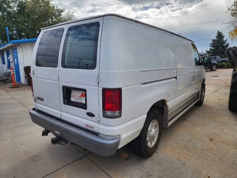 2000 Ford E-Series E-250 Van photo 4