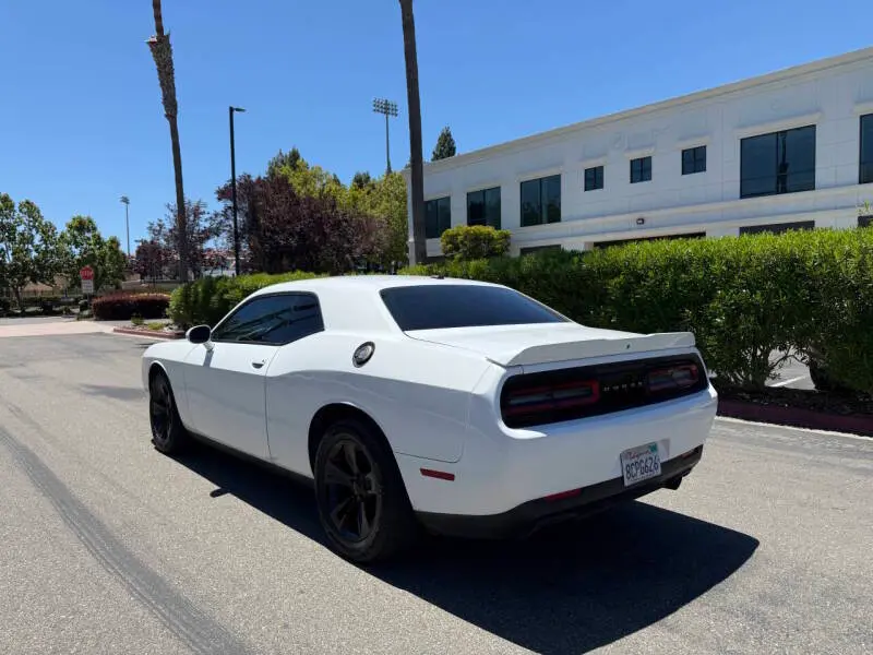 2018 Dodge Challenger SXT photo 5