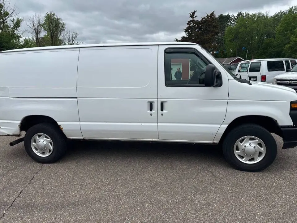 2012 Ford E-Series E-250 Van photo 4