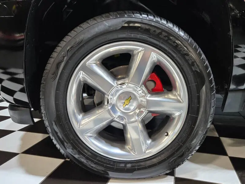 2012 Chevrolet Avalanche LT 2WD photo 5