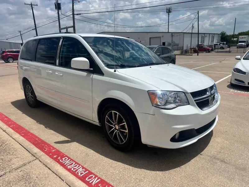 2017 Dodge Grand Caravan SXT photo 4