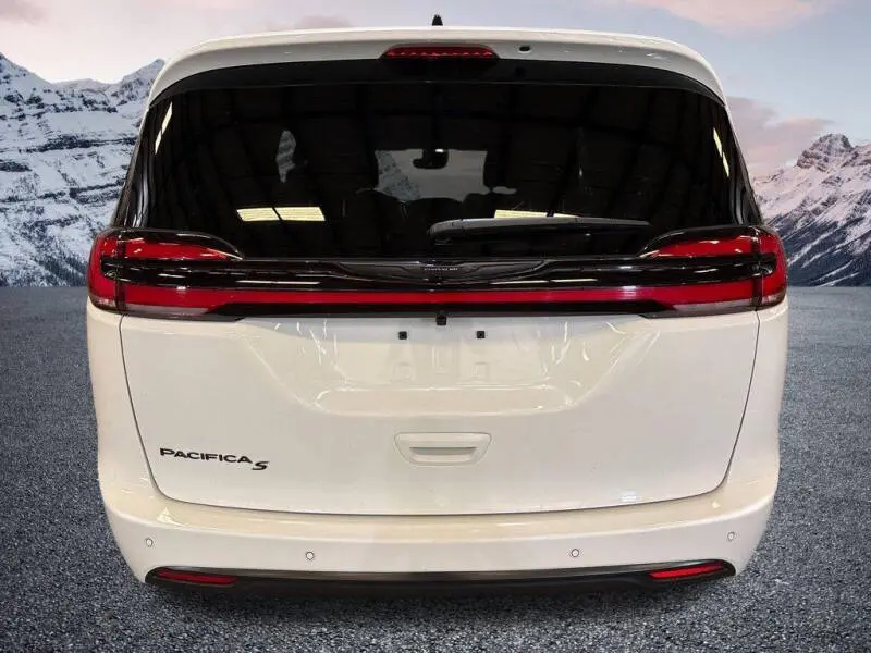 2026 Chrysler Pacifica Select photo 4