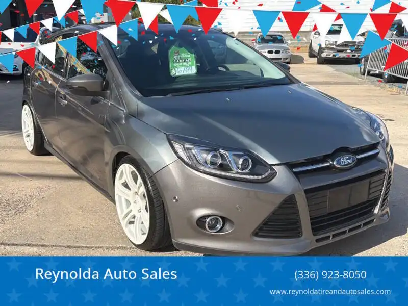 2012 Ford Focus Titanium Hatchback 5-Door's photo