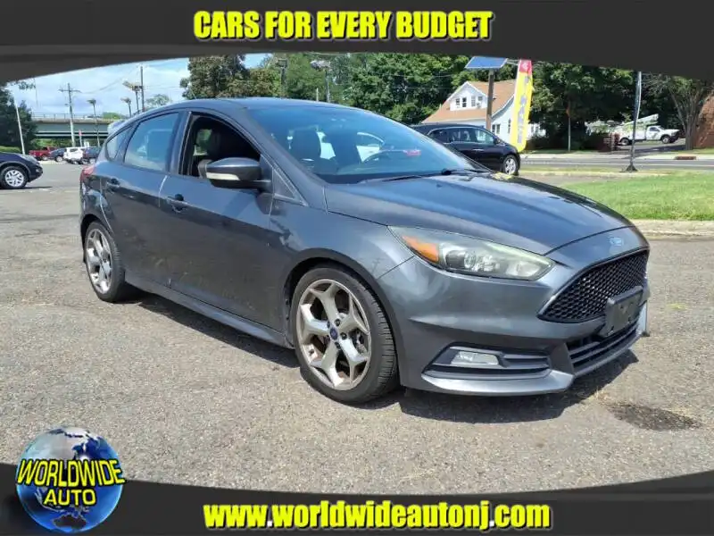 2016 Ford Focus 5 Door Hatch ST's photo