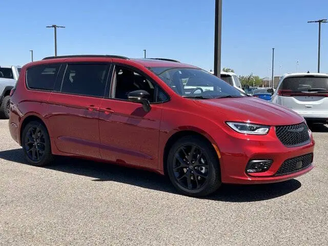 2026 Chrysler Pacifica Select photo 5