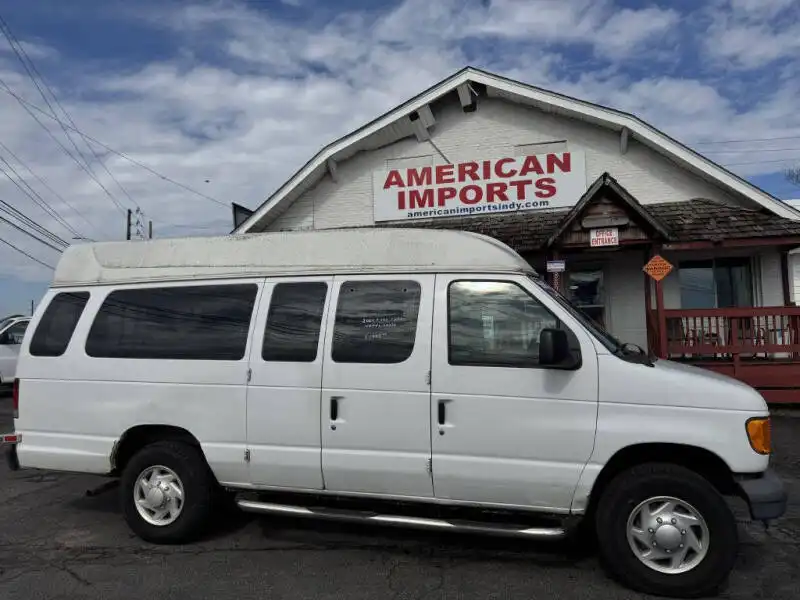2007 Ford E-Series E-250 Extended's photo