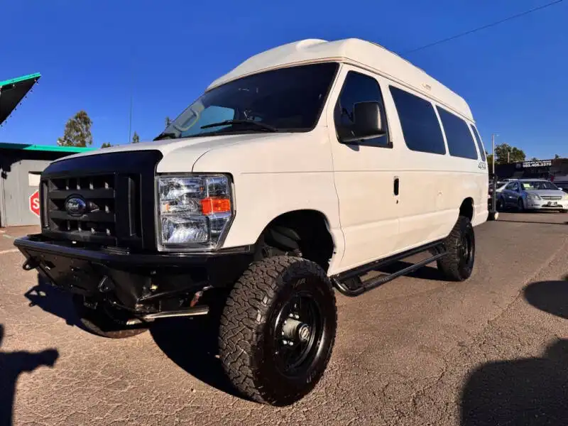 2009 Ford E-Series E-250 Extended's photo