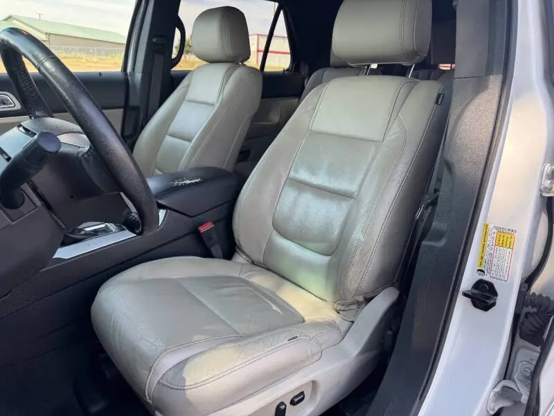 2015 Ford Explorer XLT 4x4 photo 5