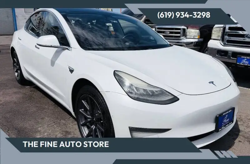 2019 Tesla Model 3 Standard Range Plus photo 1