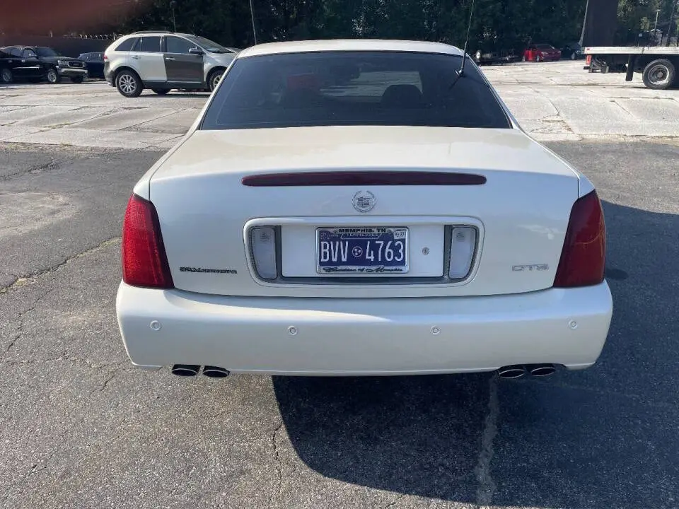 2002 Cadillac DeVille DTS photo 4