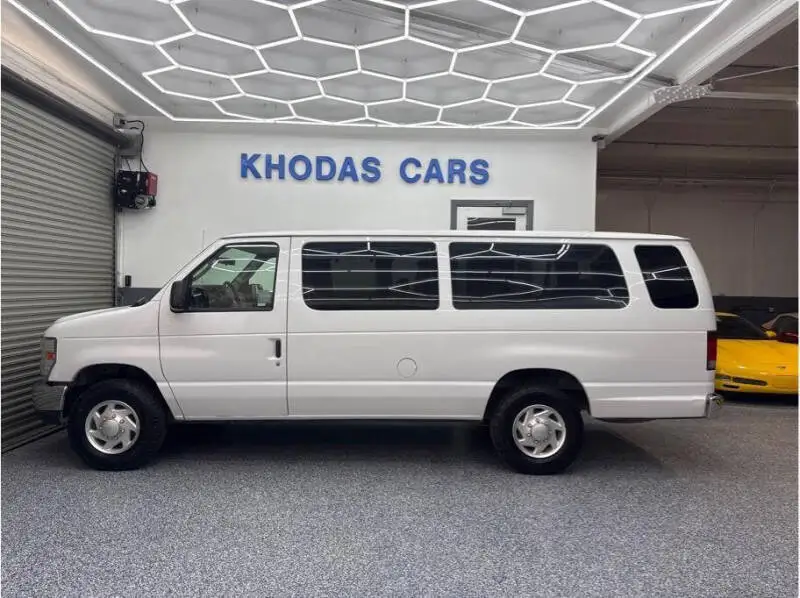 2012 Ford E-Series E-350 XLT Super Duty Extended photo 1