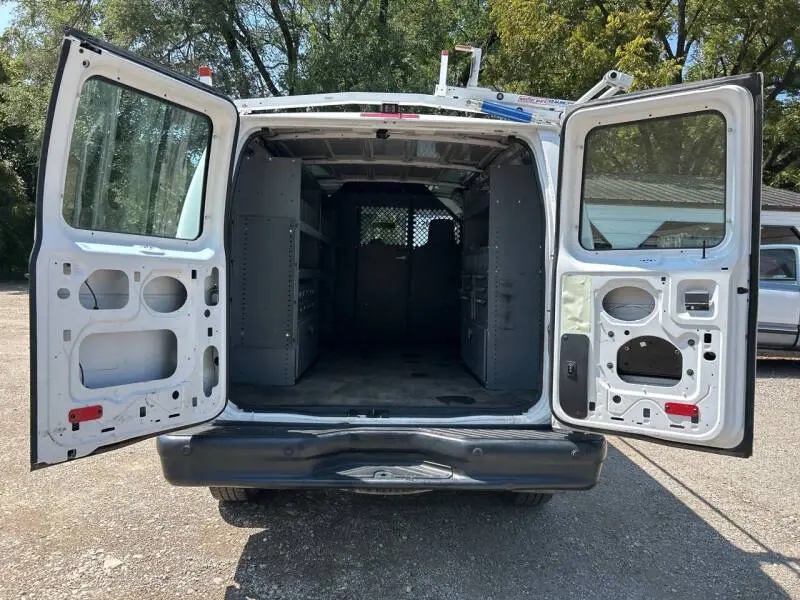 2014 Ford E-Series E-250 Van photo 5