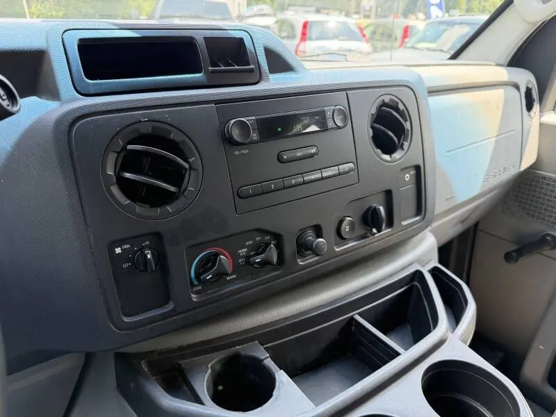 2012 Ford E-Series E-150 Van photo 5