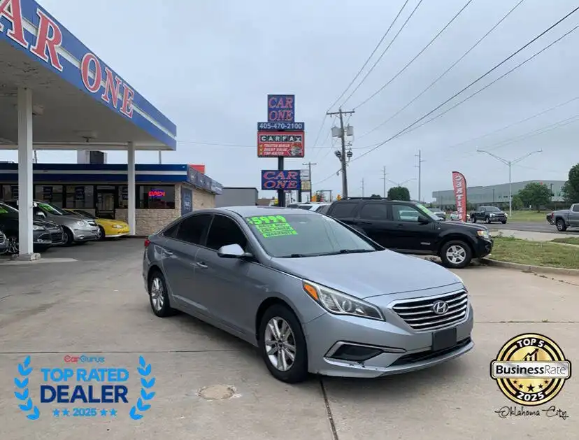 2016 Hyundai Sonata SE's photo