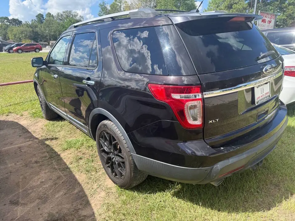 2014 Ford Explorer XLT photo 3