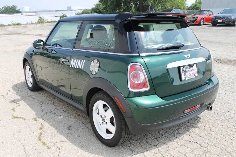 2011 MINI Cooper Base photo 4