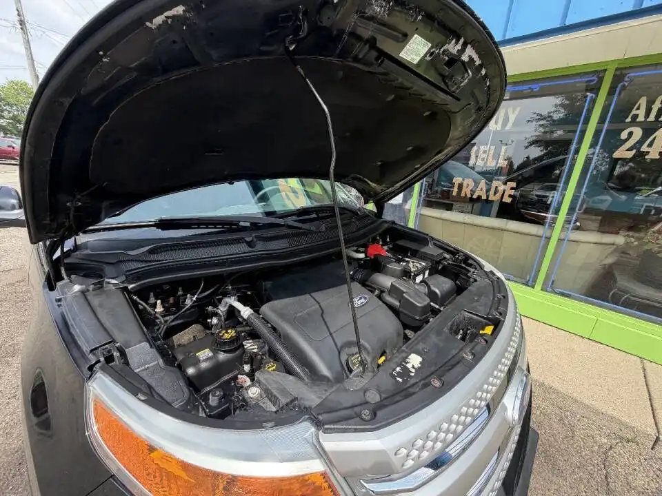 2012 Ford Explorer XLT 4x4's photo