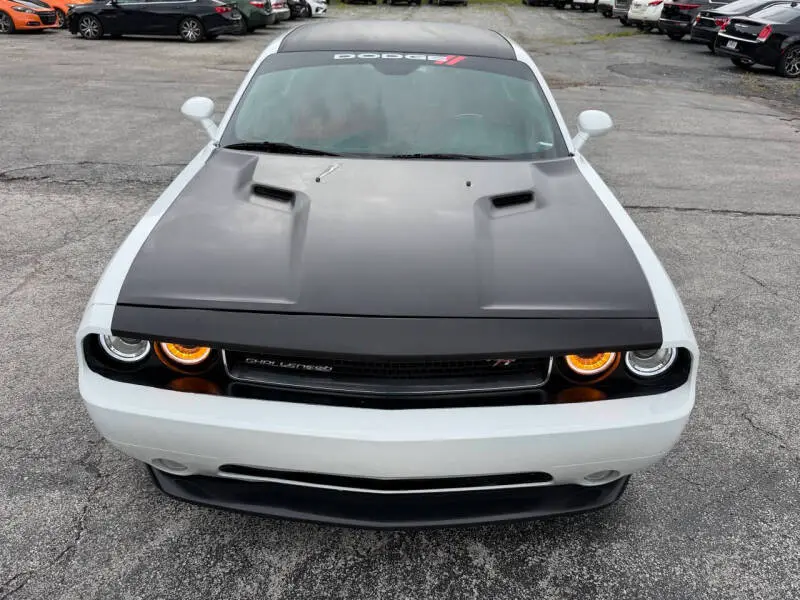 2017 Dodge Challenger SXT photo 3